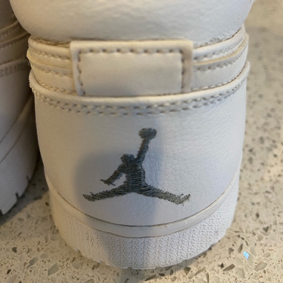 Vintage Nike Air Jordan 1 Retro Mid White Cool Grey - Picture 7 of 15